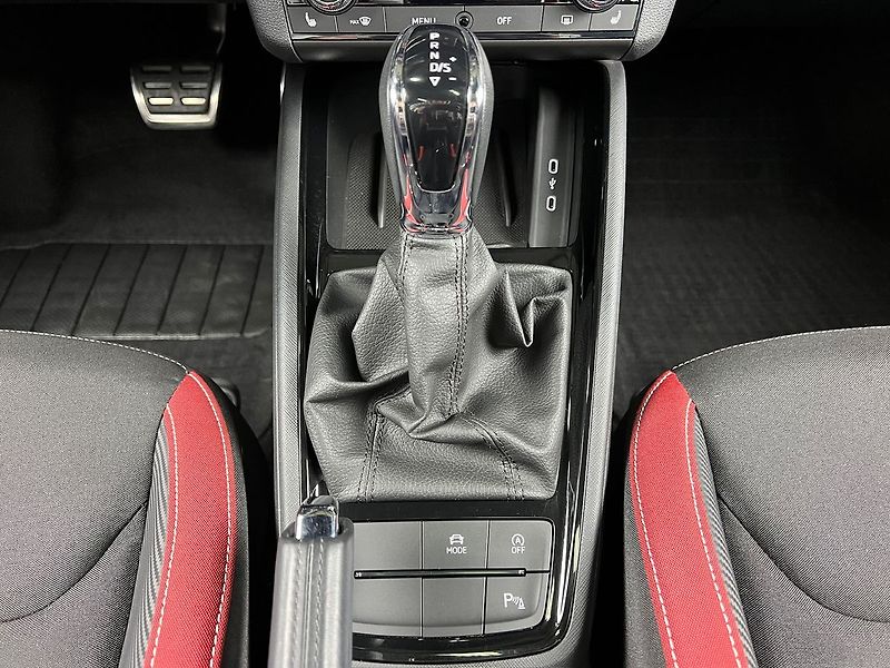 Škoda Kamiq 1.5TSI DSG MONTE CARLO, PANORA - fotka 22 z 26