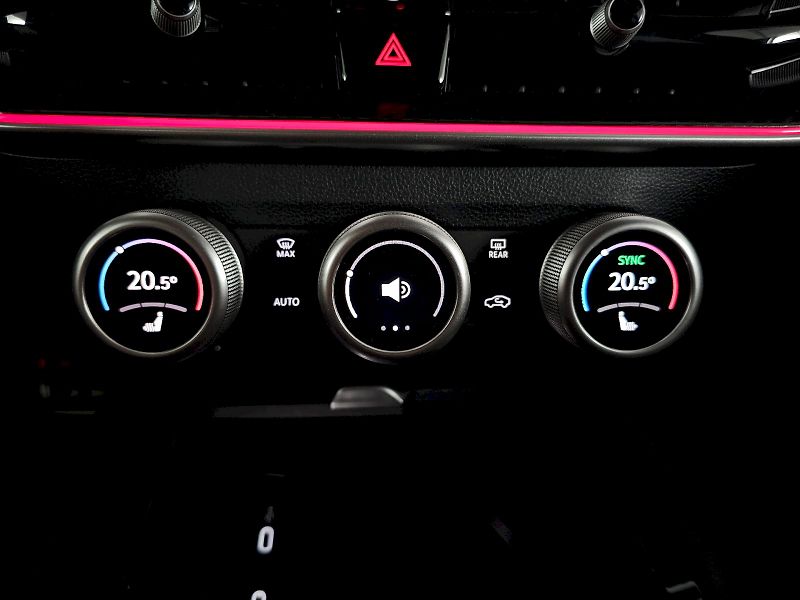 Škoda Superb (2025) 2.0TSi 195kW 4X4 SPORTLINE WEB - fotka 21 z 30