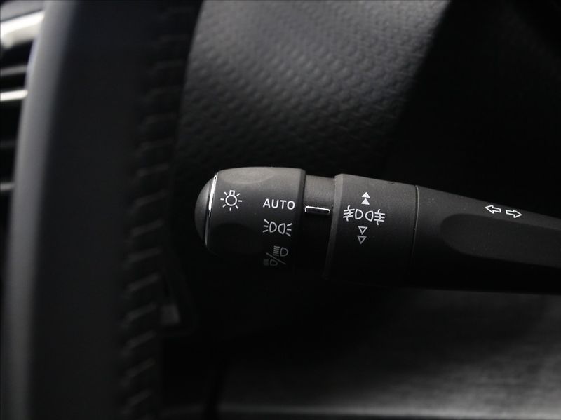 Citroën C5 X 1,2 PT 96kW AT Akční cena! - fotka 19 z 23