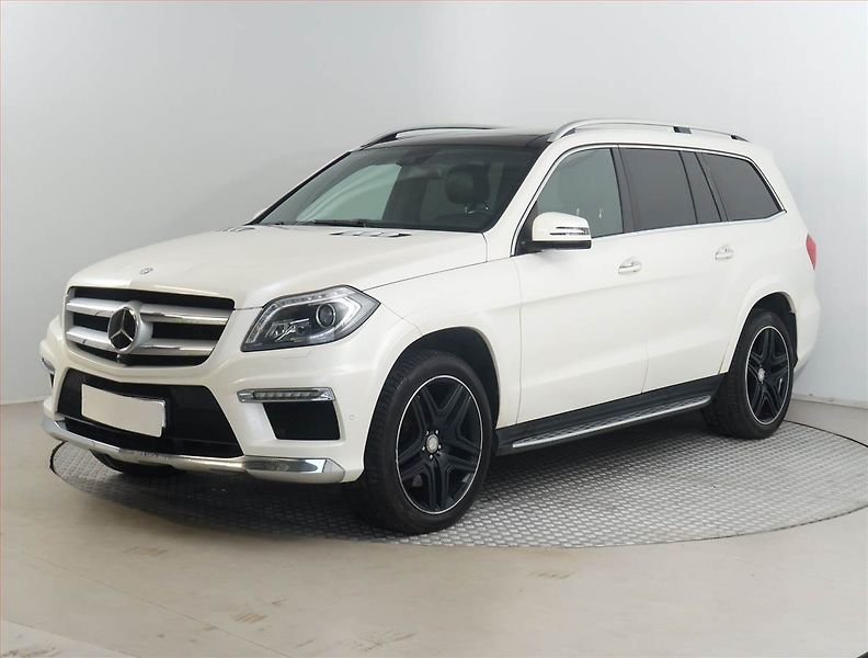 Mercedes-Benz GL (2015) 350 CDI - fotka 2 z 24