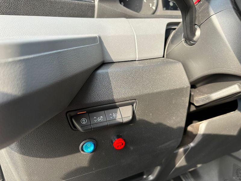 Renault Master (2026) 170k, 10EP, Spaní, Hydr.čelo - fotka 18 z 23