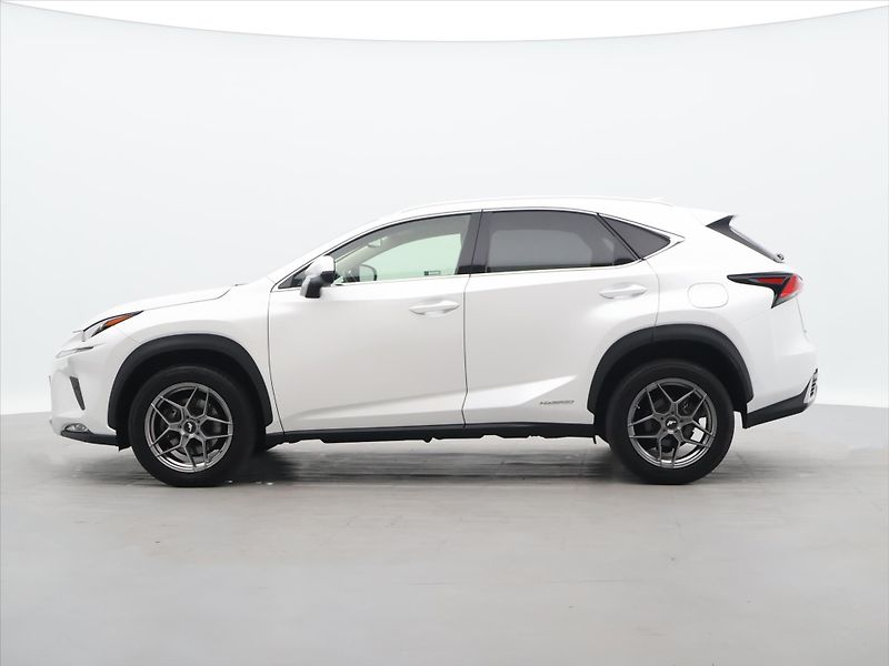 Lexus NX 300h 2,5 145 kW 4WD Prestige - fotka 4 z 33