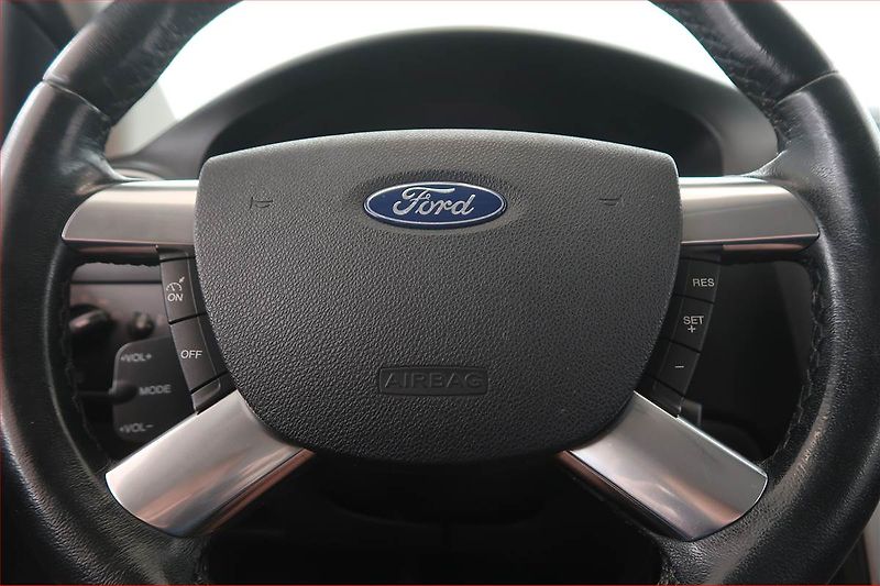 Ford Focus (2008) 1.6 16V, po STK, za super cenu - fotka 14 z 15