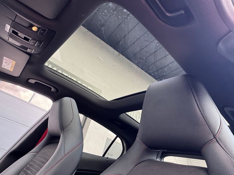Mercedes-Benz GLA (2017) 220CDI 4-MATIC AMG - fotka 28 z 34