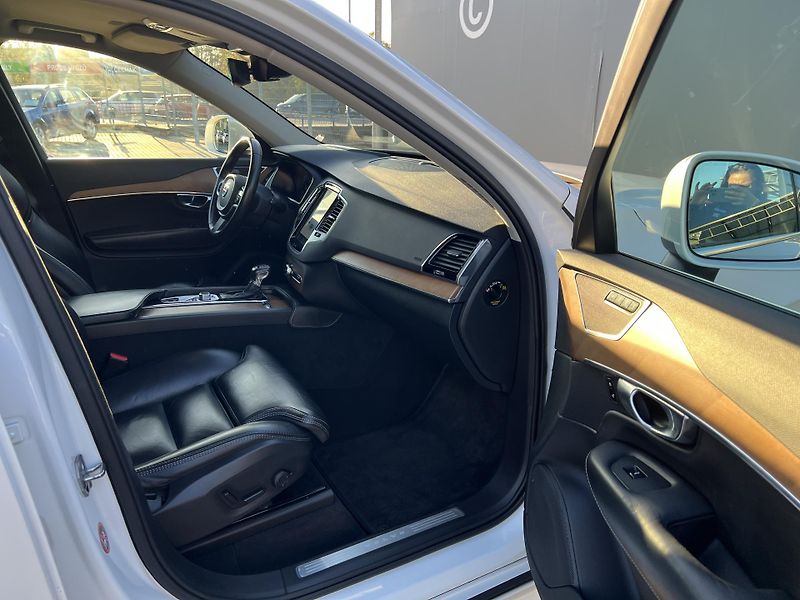 Volvo XC90 (2018) D5 AWD 173kW - fotka 34 z 42