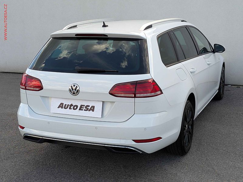 Volkswagen Golf (2018) 2.0 TDi, 1.maj, Join, navi - fotka 4 z 16