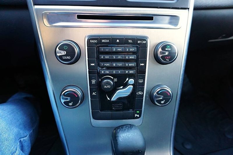 Volvo XC60 (2012) 2,0 D3 120 kW - fotka 25 z 35
