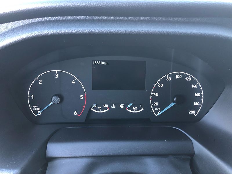 Ford Tourneo Custom 2.0 TDCi  8 Míst - fotka 18 z 26