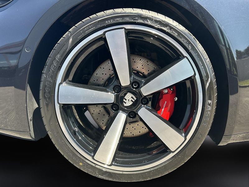Porsche 911 (2026) Carrera 4S - fotka 13 z 30