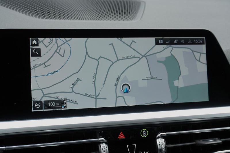 BMW Řada 3 330e xDrive, ACC, Tažné - fotka 25 z 39
