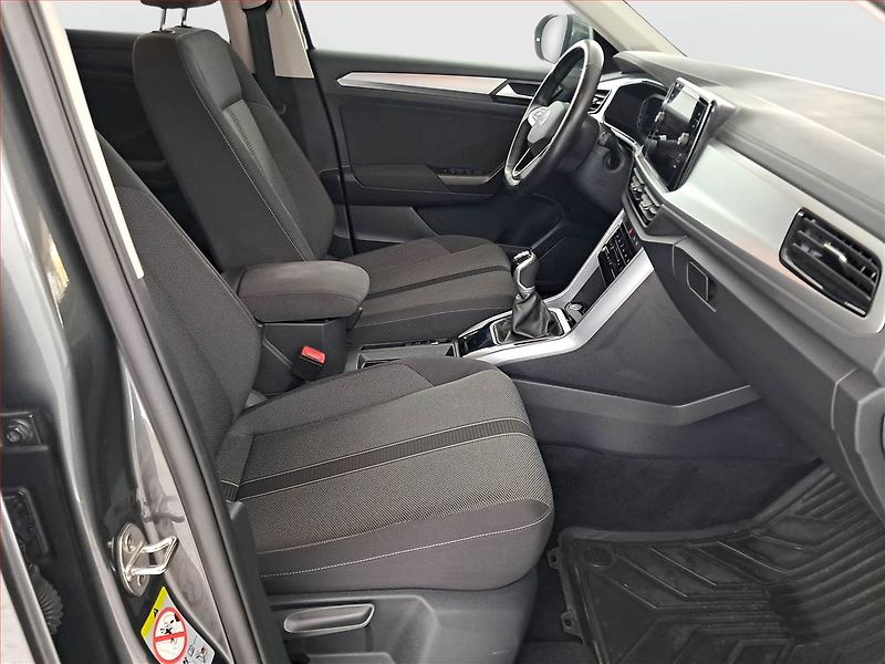 Volkswagen T-Roc (2025) 1.5 TSI - fotka 9 z 17