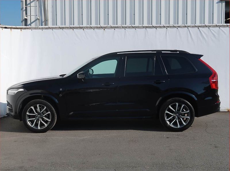 Volvo XC90 (2017) D5 AWD - fotka 3 z 22