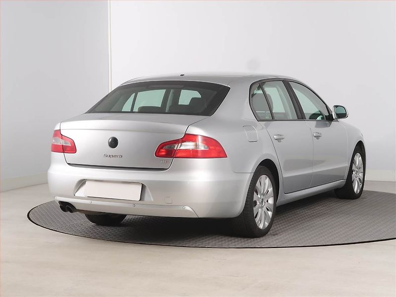 Škoda Superb (2013) Comfort 2.0 TDI, Tempomat - fotka 5 z 14