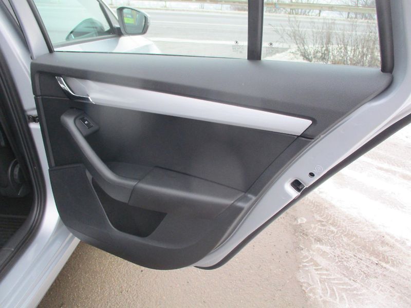 Škoda Octavia 1.2 TSi AMB*SERVIS*L+Z PNEU - fotka 24 z 40