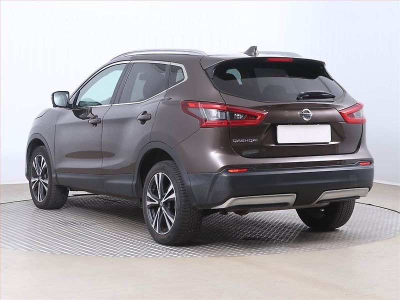 Nissan Qashqai (2017) 1.6 dCi, Automat, Navi - fotka 4 z 16