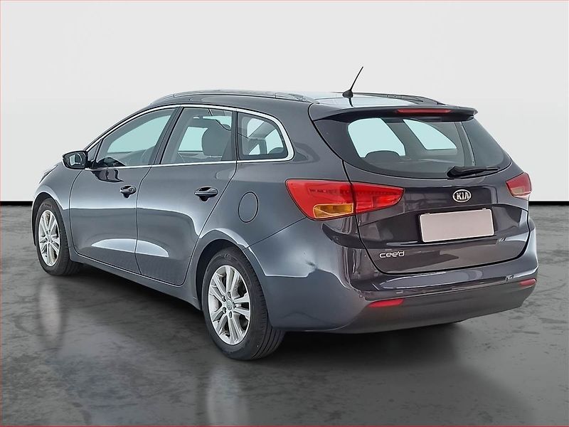 Kia Ceed (2012) 1.6 GDI, nová STK, jezdí dobře - fotka 4 z 14