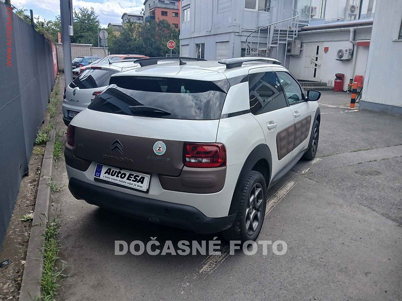 Citroën C4 Cactus (2017) 1.6 HDi, ČR, servis.kniha, AT - fotka 2 z 3