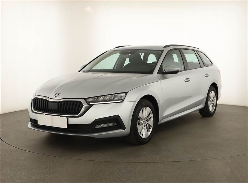 Škoda Octavia (2022) Ambition 2.0 TDI, ČR,1.maj - fotka 2 z 13
