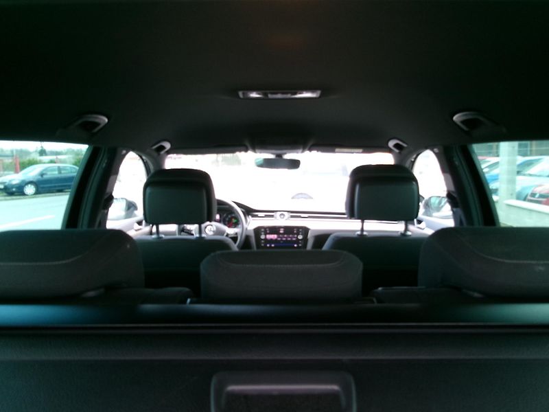 Volkswagen Passat Variant (2018) 1,5TSI AC NAVI ACC BT - fotka 14 z 39