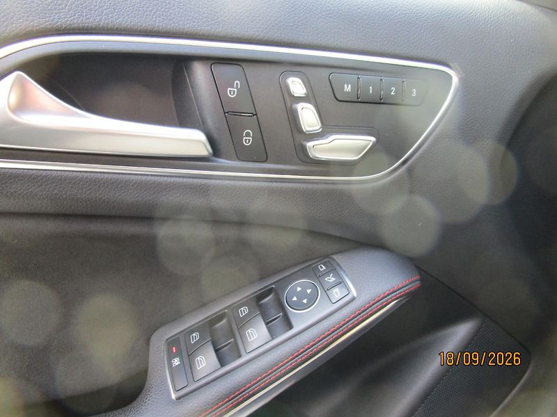 Mercedes-Benz Třídy A (2017) 200 CDi AMB, panorama, navi - fotka 27 z 32