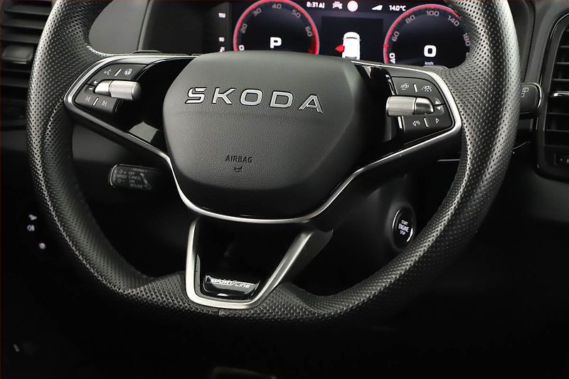 Škoda Karoq (2025) 1.5 TSI, SPORTLINE, AUTOMAT - fotka 8 z 21