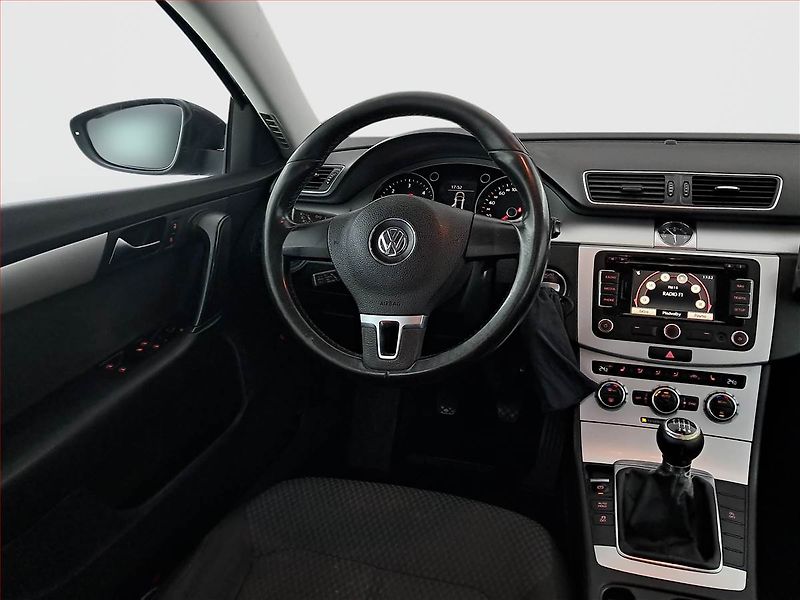 Volkswagen Passat (2011) Comfortline 2.0 TDI, po STK - fotka 7 z 18
