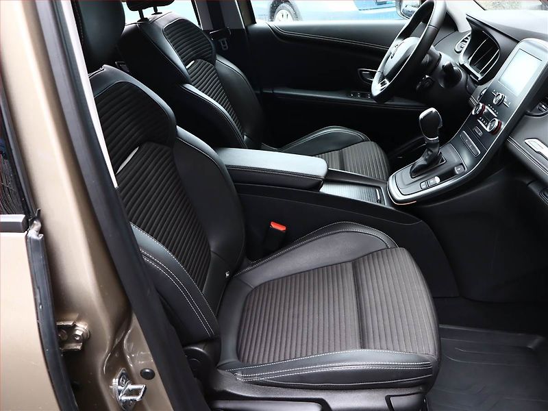 Škoda Fabia (2017) 1.0 TSI, Navi, Tempomat - fotka 7 z 18