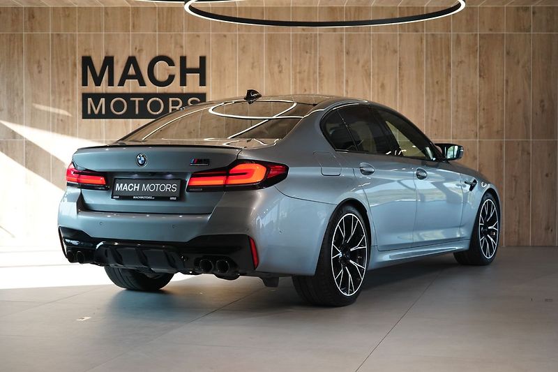 BMW M5 Competition xDrive, B&W, HUD - fotka 8 z 47