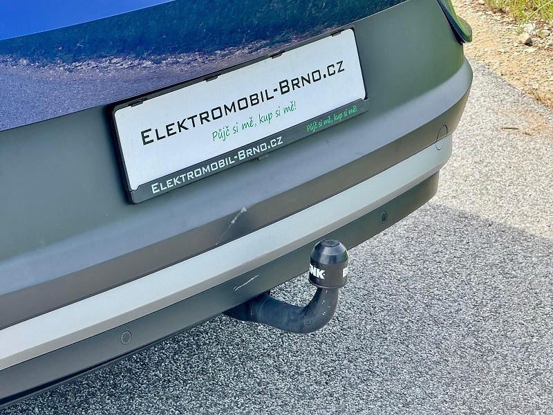 Volkswagen ID.4 (2020) 82kWh, SoH 89%, Tažné zařízení - fotka 14 z 16