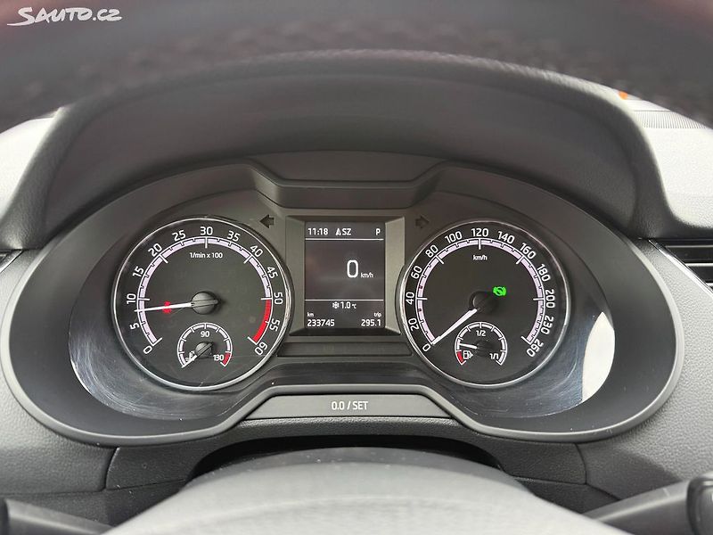 Škoda Octavia 1.6 TDi DSG - fotka 15 z 32
