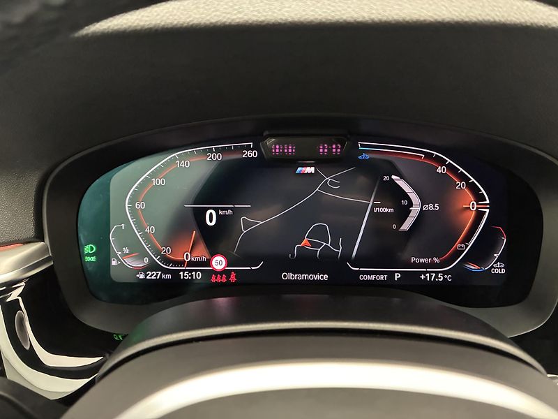 BMW Řada 5 3,0 540i 245kW xDrive DPH - fotka 17 z 34