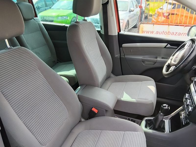 Seat Alhambra (2013) - fotka 21 z 45