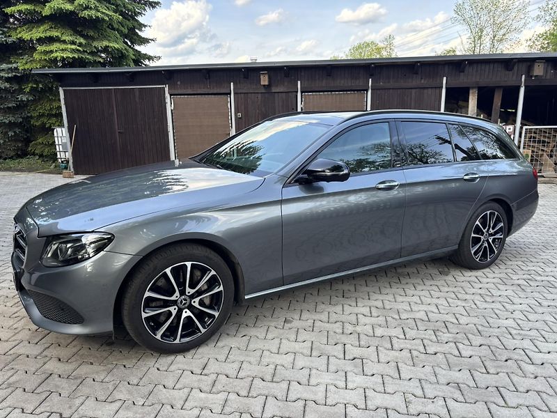 Mercedes-Benz Třídy E (2018) E400 D - fotka 2 z 32