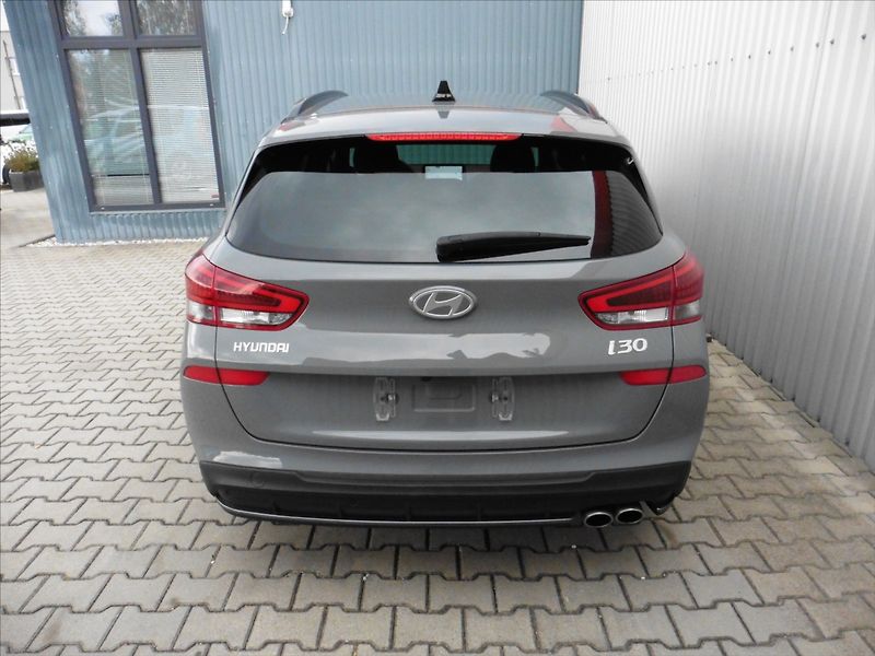 Hyundai i30 1,5 N-Line 103kW T-GDI - fotka 15 z 15