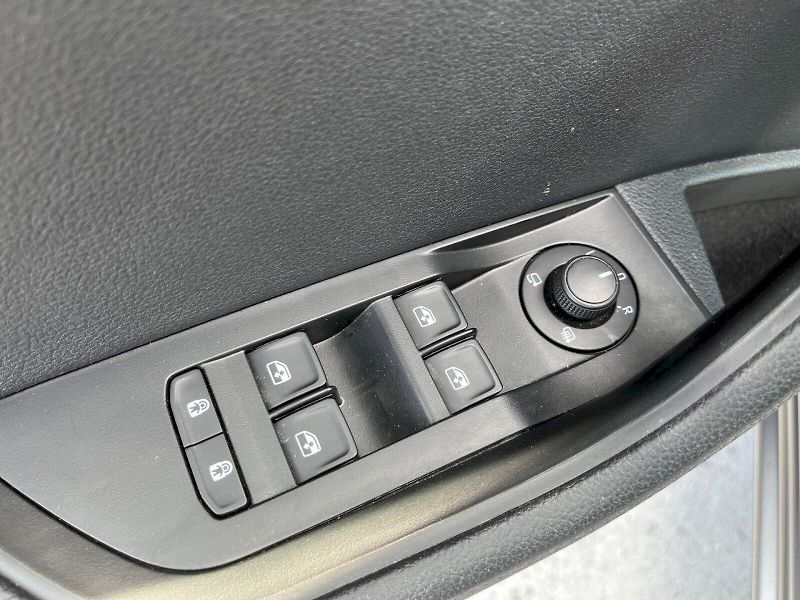 Škoda Superb (2024) COMBI STYLE PLUS 2.0 TDI 110 k - fotka 22 z 41