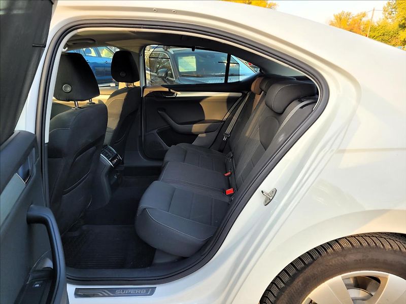 Škoda Superb 2,0 TDI,140kw,DSG,Panorama - fotka 14 z 50