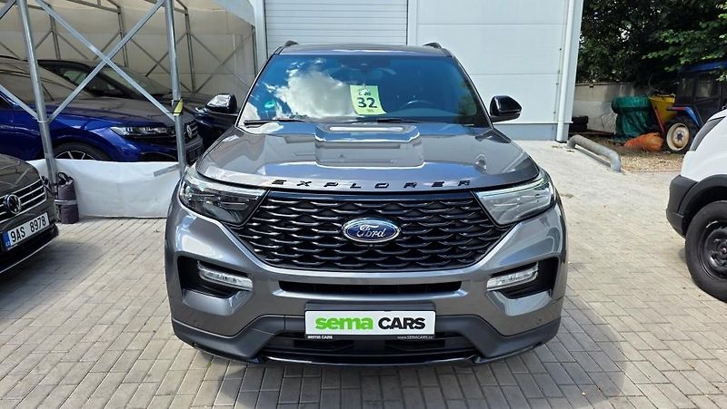 Ford Explorer (2021) 3.0 EcoBoost 336 kW PHEV 7míst - fotka 3 z 47