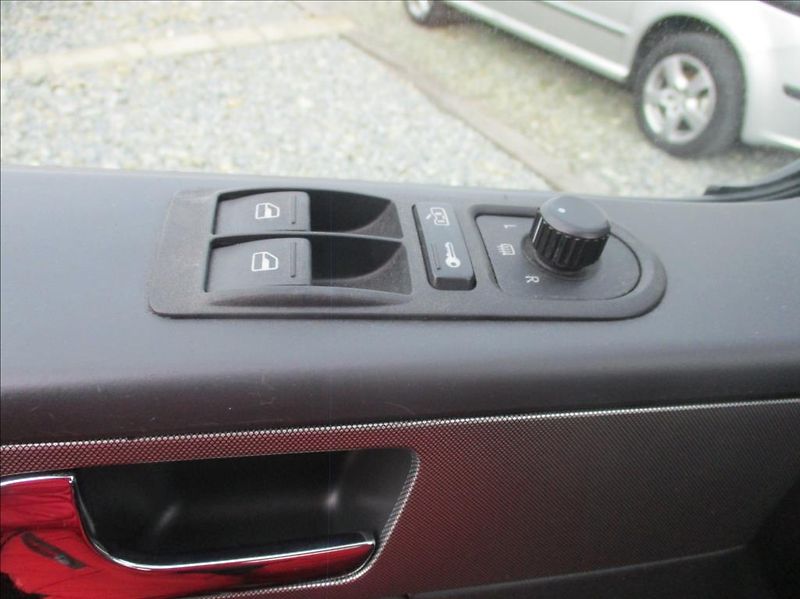 Volkswagen Multivan 2,5 TDI,4x4,aut.klima,servis, - fotka 22 z 38