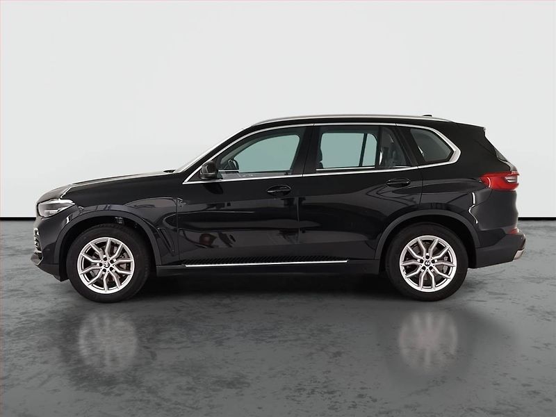 BMW X5 (2020) xDrive25d - fotka 3 z 24