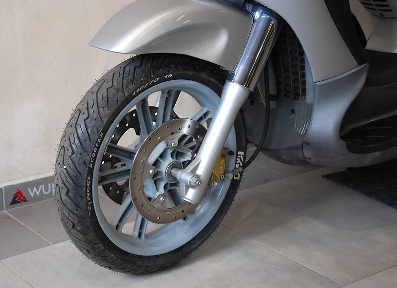 Piaggio Beverly 500 (2004) - fotka 15 z 20
