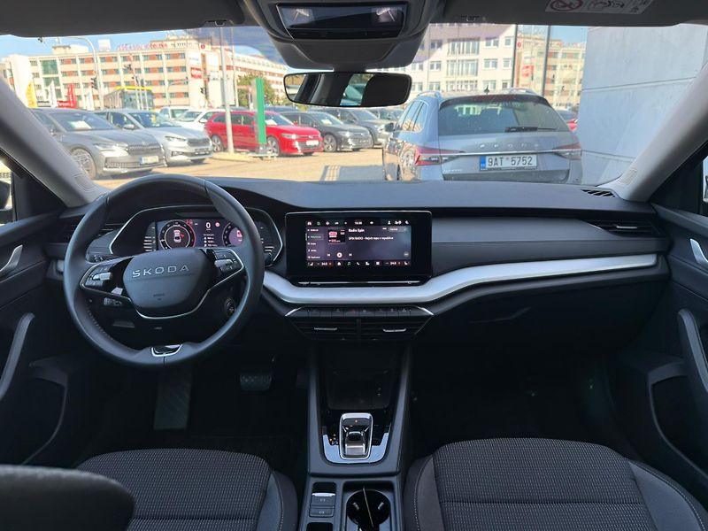 Škoda Octavia Selection 2.0 TDI 110kw DSG - fotka 5 z 27
