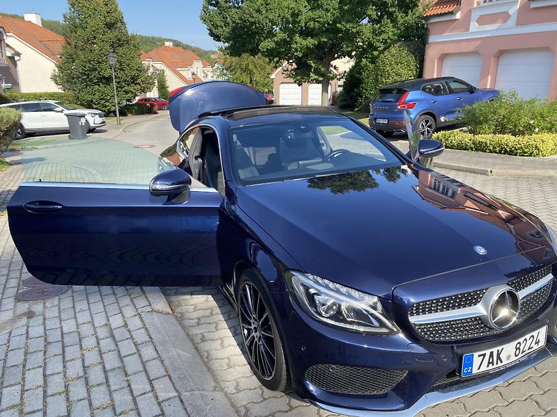 Mercedes-Benz Třídy C (2017) C 180 Coupé AMG Line - fotka 3 z 16