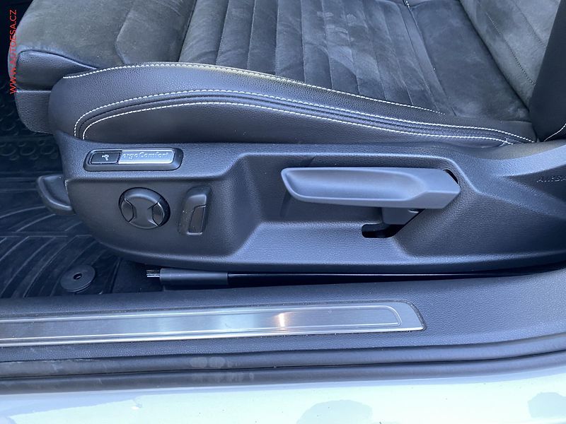 Volkswagen Passat (2020) 2.0TDi, ČR, DSG, LED - fotka 14 z 18