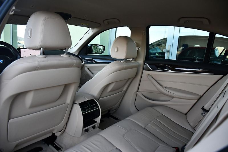 BMW Řada 5 540i xD LUXURY LINE HUD - fotka 20 z 35