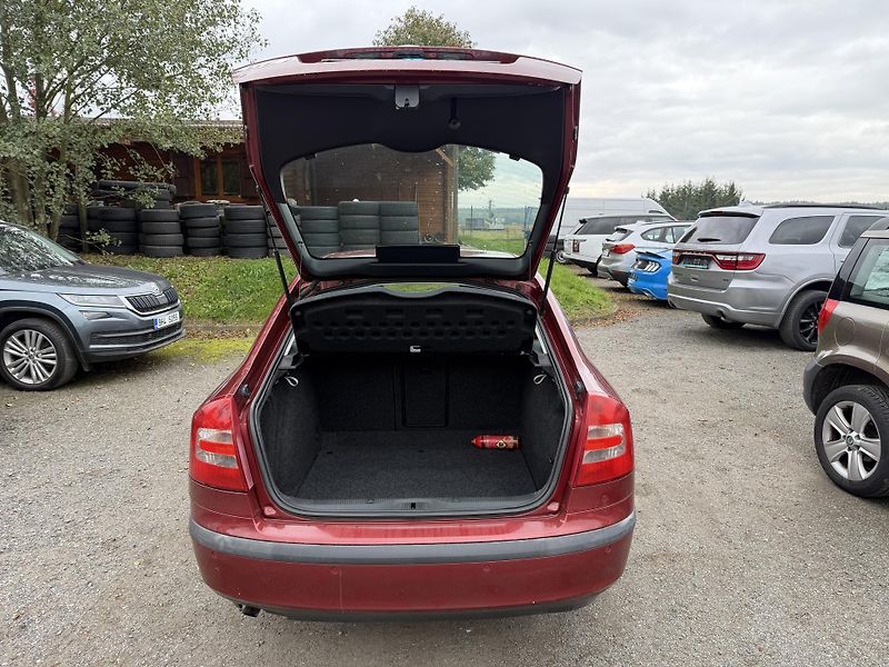 Škoda Octavia 1.6i - fotka 9 z 22