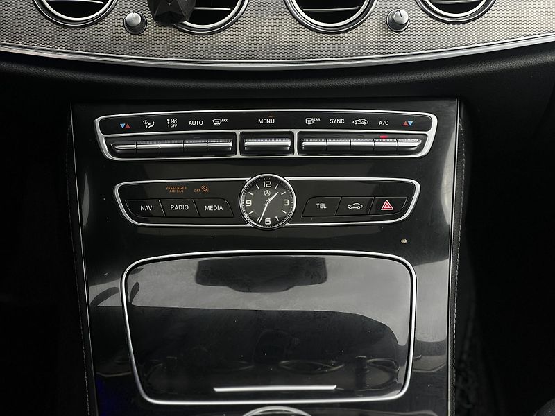 Mercedes-Benz Třídy E (2017)  E-Class 350d 4MATIC BURMESTER - fotka 13 z 30