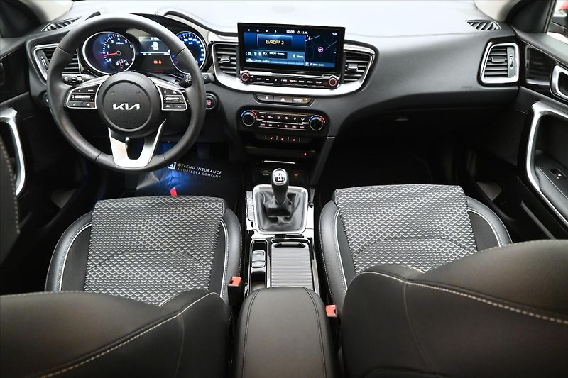 Kia XCeed 1,5 T-GDi 117 kW Exclusiv Záru - fotka 15 z 29