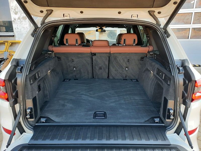 BMW X5 xDrive30D 286k - fotka 5 z 27