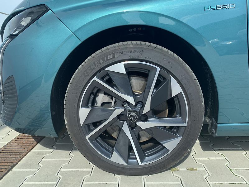 Peugeot 308 SW e-ALLURE PACK PHEV 1.6 AT8 - fotka 29 z 31