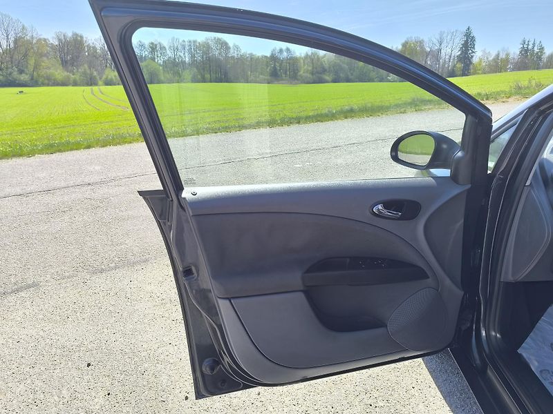 Seat Toledo (2005) 1.9 TDi - fotka 9 z 28